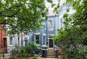 1319 Massachusetts Ave SE in Washington, DC - Building Photo