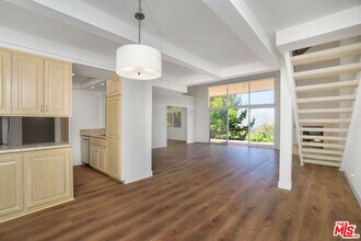 2385 Roscomare Rd in Los Angeles, CA - Building Photo - Building Photo