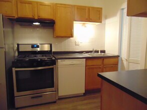 2209 E 70th St, Unit 2 in Chicago, IL - Building Photo - Building Photo