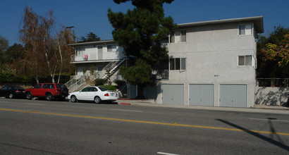 2677 Honolulu Ave in Montrose, CA - Building Photo - Building Photo