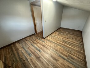 47 W Bridge St, Unit 1 upstairs in Oswego, NY - Building Photo - Building Photo