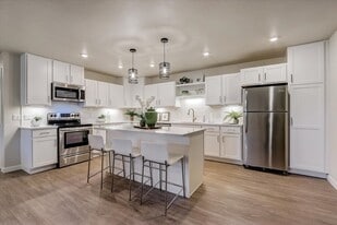 Whispering Oak Apartments in Sheboygan, WI - Building Photo