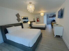 240 76th St in Miami Beach, FL - Building Photo