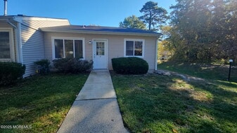 1700 NJ-37 in Toms River, NJ - Building Photo