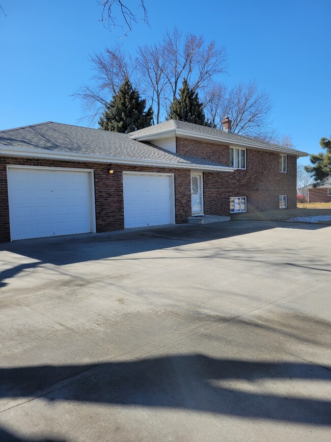 property at 211 W Glenmore Dr