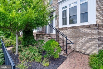 11357 Ridgeline Rd in Fairfax, VA - Building Photo - Building Photo