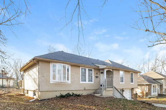 7709 E 119th St in Grandview, MO - Building Photo - Building Photo
