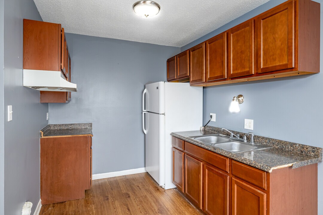 Greenfield Manor in Detroit, MI - Building Photo