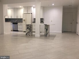 8390 Montgomery Run Rd in Ellicott City, MD - Building Photo