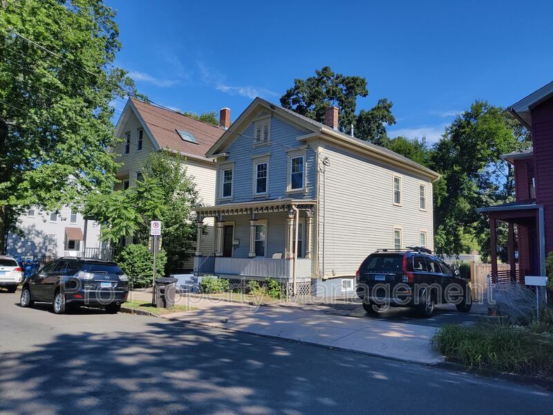 213 Willow St in New Haven, CT - Building Photo