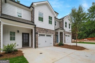 15 Sprayberry Rd in Newnan, GA - Building Photo