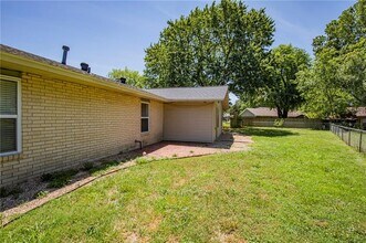 2726 W Highland Cir in Rogers, AR - Building Photo - Building Photo