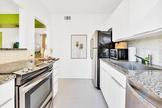 809 S Ocean Dr in Hollywood, FL - Building Photo - Building Photo