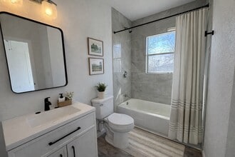 301 E 3rd St in Sweeny, TX - Building Photo - Building Photo