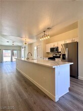 817 Peachy Canyon Cir in Las Vegas, NV - Building Photo - Building Photo