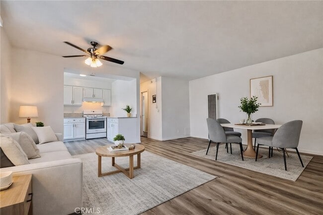 815 N Rose Ave, Unit 5 in Compton, CA - Building Photo - Building Photo