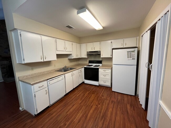 171 Greenbriar Ct in Savannah, GA - Building Photo - Building Photo