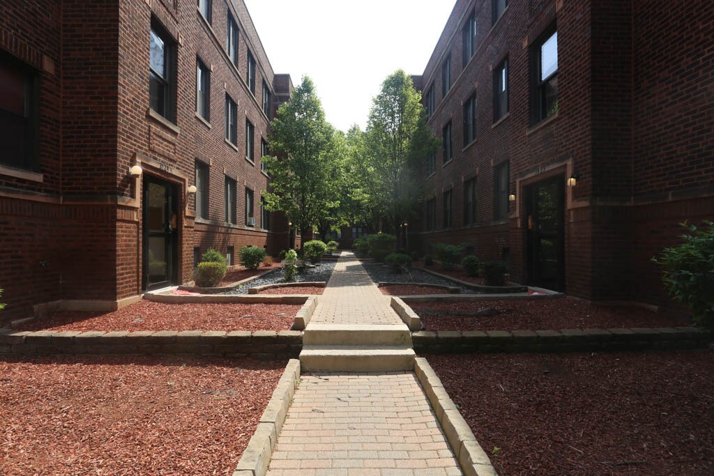 3834.5 N Fremont St in Chicago, IL - Building Photo