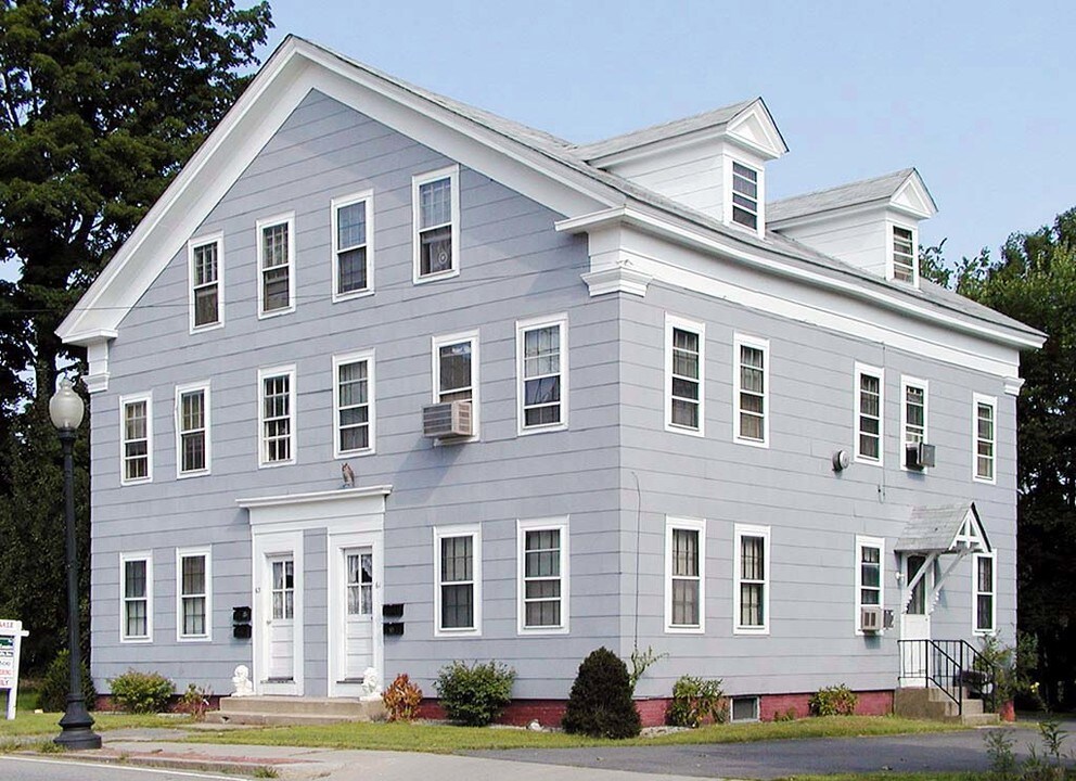 61-63 W Main St in Ayer, MA - Building Photo