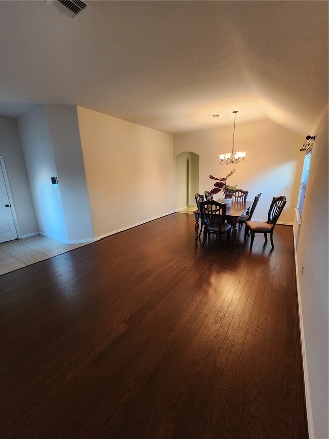 4713 E Meadow Dr in Deer Park, TX - Foto de edificio - Building Photo