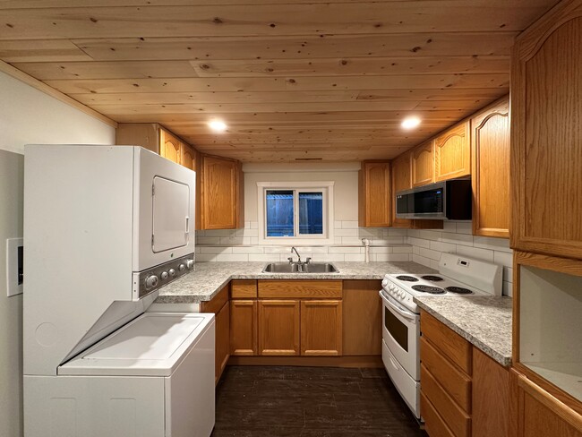 8516 Howard Crescent in Chilliwack, BC - Building Photo - Building Photo