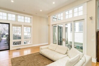 15 Valentine St in Cambridge, MA - Building Photo - Building Photo