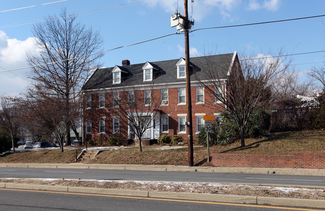 3700 Bladensburg Rd in Brentwood, MD - Building Photo