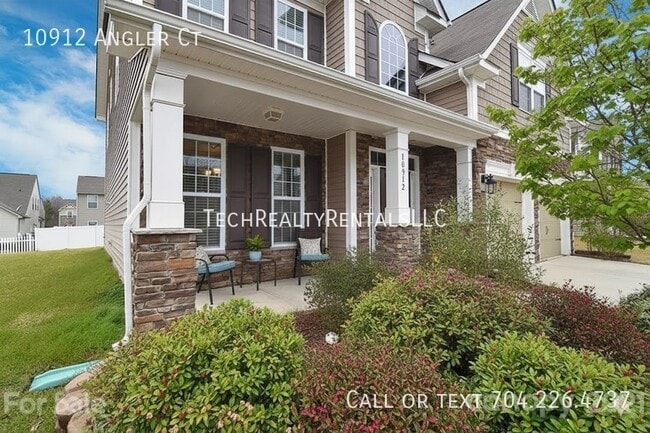 10912 Angler Ct in Davidson, NC - Foto de edificio - Building Photo