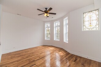 1704 W Sunnyside Ave, Unit 3 in Chicago, IL - Foto de edificio - Building Photo