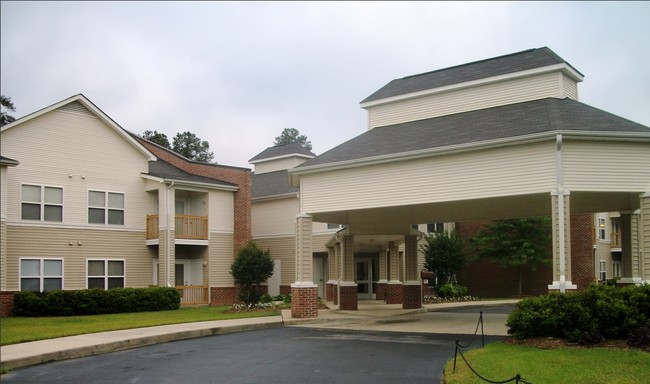 Cedar Trace Landing in Laurinburg, NC - Building Photo - Building Photo