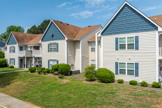 The Pines at Carolina Place in Pineville, NC - Building Photo - Building Photo