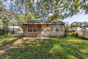 2022 S Main St in Wichita, KS - Building Photo