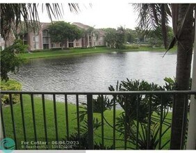 12154 St.Andrews Pl in Miramar, FL - Foto de edificio - Building Photo