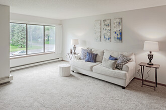 Axis Apartments in St. Cloud, MN - Building Photo - Interior Photo