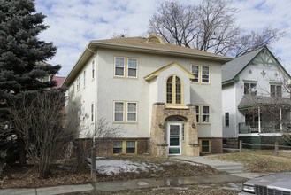 2650 Pleasant Ave S in Minneapolis, MN - Building Photo - Building Photo