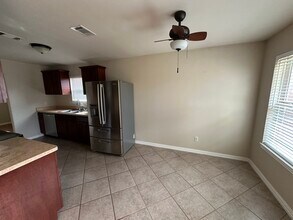 3011 Lockmoor Ln in Dallas, TX - Foto de edificio - Building Photo