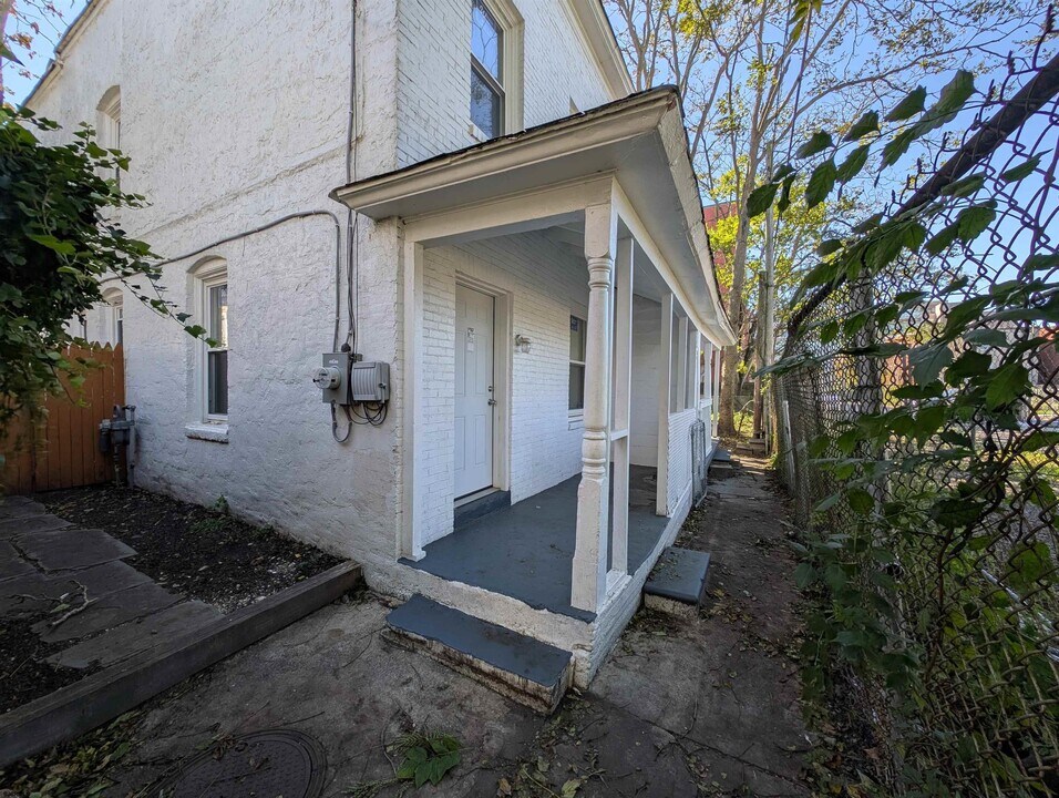 902 Westcoat Pl in Atlantic City, NJ - Building Photo