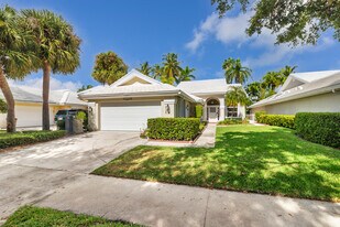 2725 Meadowlark Ln in West Palm Beach, FL - Building Photo