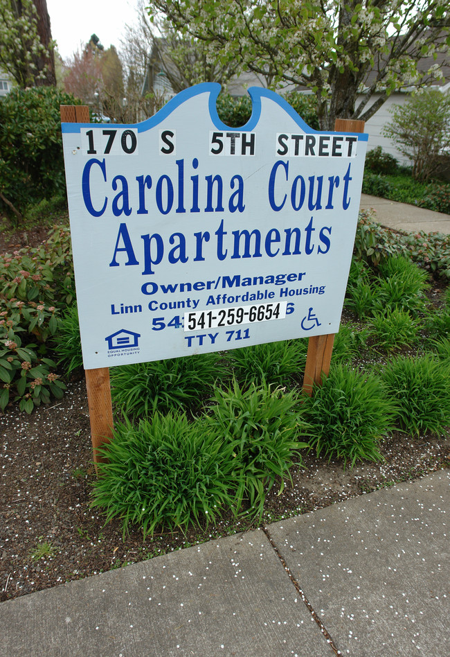 Carolina Court in Lebanon, OR - Building Photo - Building Photo