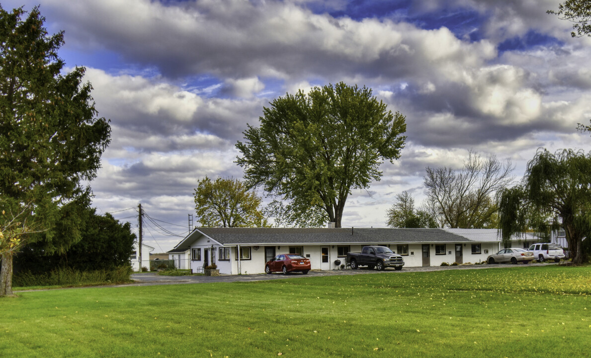 1650 US 30 in Sugar Grove, IL - Building Photo