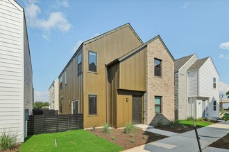 Casitas at Plum Creek in Kyle, TX - Building Photo - Building Photo