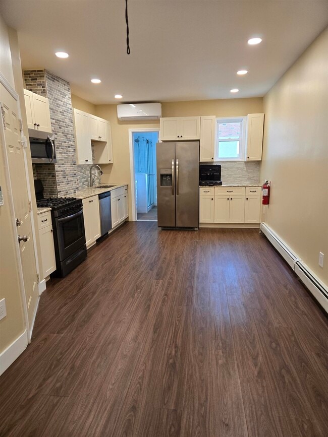 120 68th St in Guttenberg, NJ - Building Photo - Building Photo