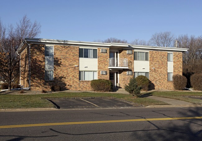 Hudson Hill Apartments in Hudson, WI - Building Photo - Building Photo