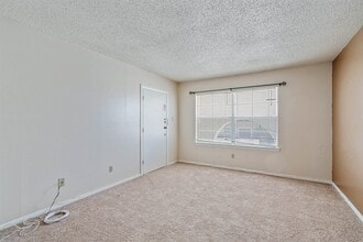 221 Mary Lou Dr in Del Rio, TX - Building Photo - Building Photo