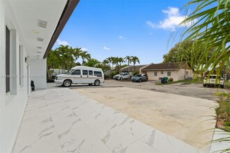 14109 SW 55th St in Miami, FL - Building Photo - Building Photo