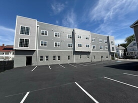 124 Abbott St in Lawrence, MA - Building Photo