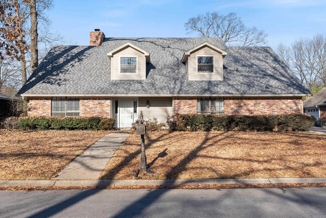 property at 7 Oak Tree Cir