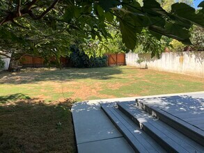 21050 Avenue San Luis, Unit A in Woodland Hills, CA - Foto de edificio - Building Photo