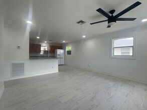 12113 Fuller Ln in Naples, FL - Building Photo - Building Photo