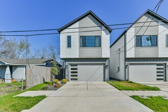 4211 Nichols St in Houston, TX - Building Photo - Building Photo